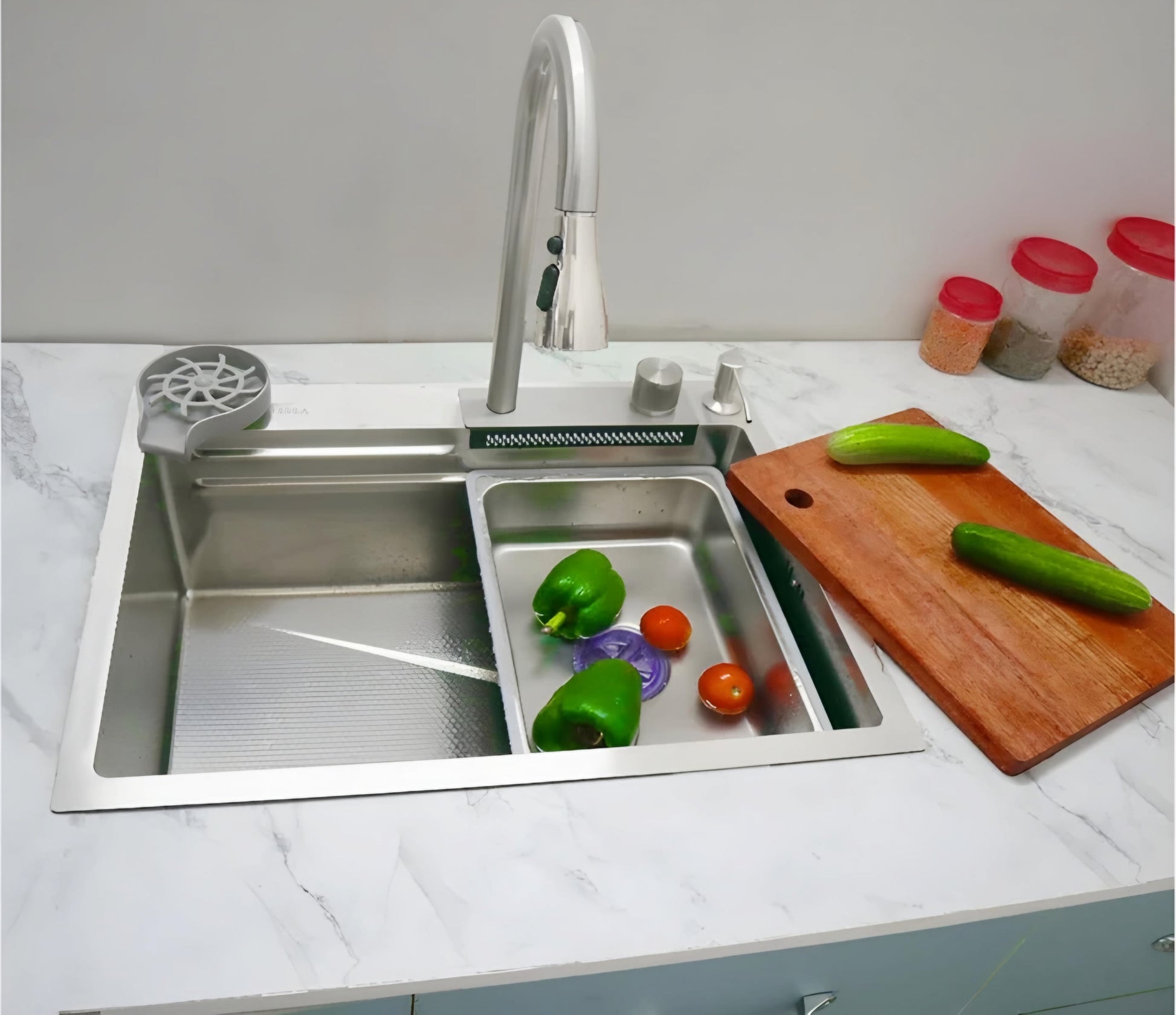 Euro 78 x 46 cm Waterfall Kitchen Sink with Sleek Round Strainer and Drainer